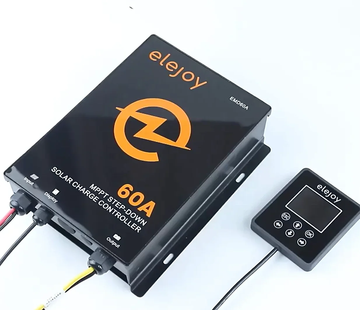 ตัวควบคุมการชาร์จพลังงานแสงอาท - Charge Controller Solar บทวิจารณ์และราคา